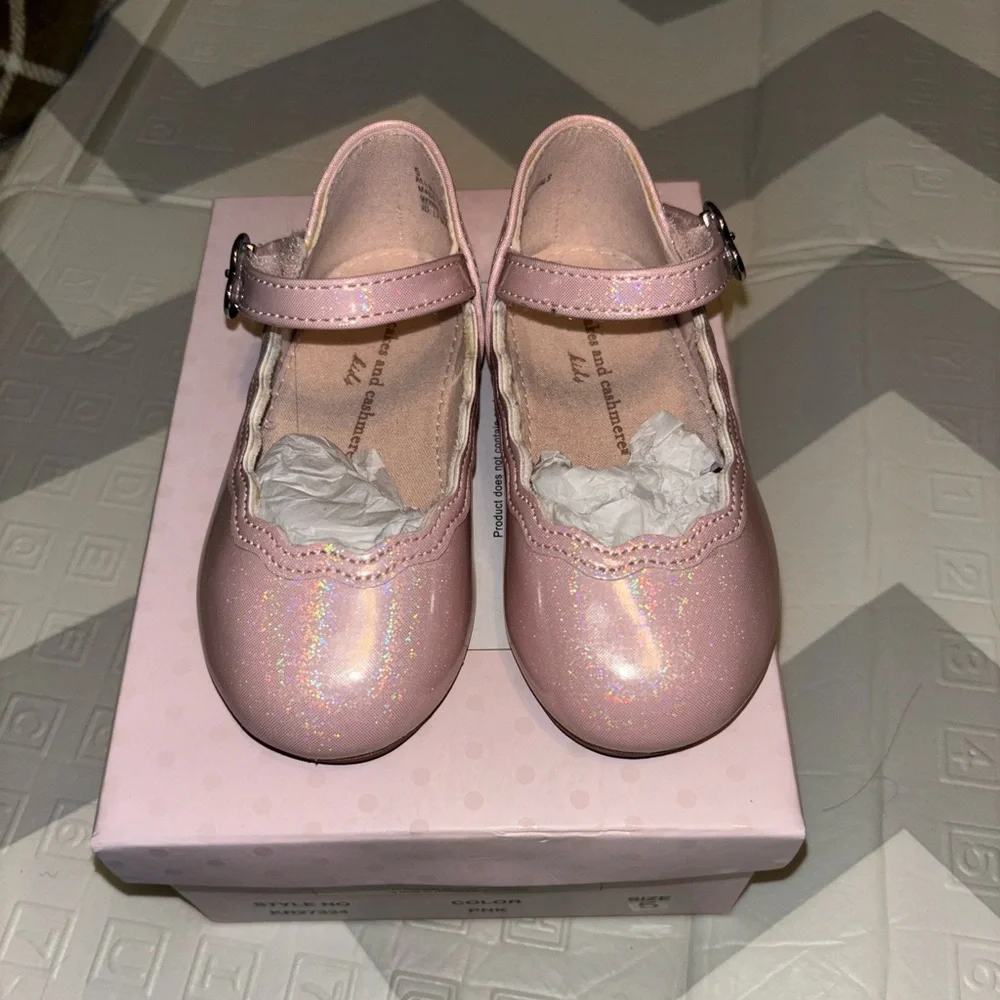 Cupcakes and Cashmere Pink Glitter Kids Shoes size 5 NIB